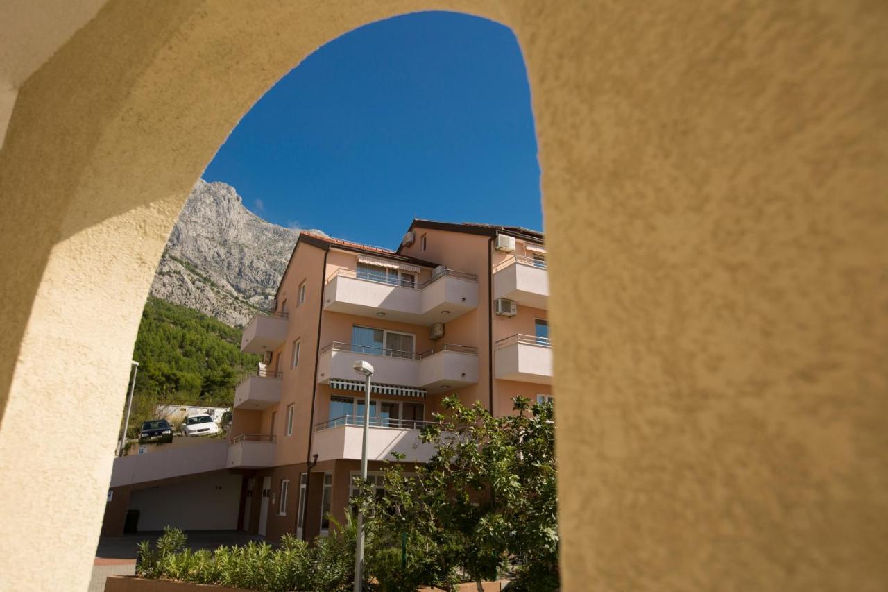 Apartments Vila Adrijana & Fitness Studio Wolf Bv Baška Voda Εξωτερικό φωτογραφία