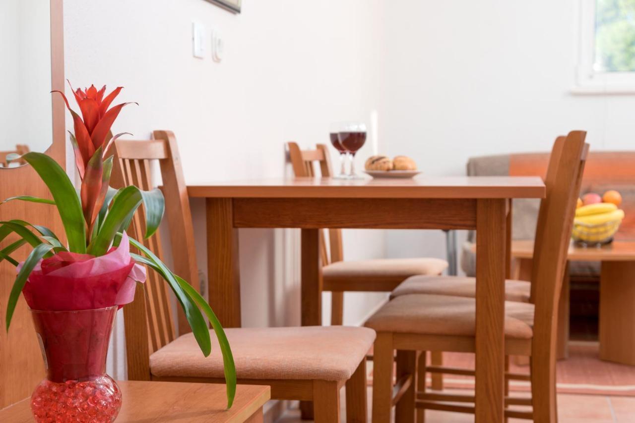 Apartments Vila Adrijana & Fitness Studio Wolf Bv Baška Voda Εξωτερικό φωτογραφία