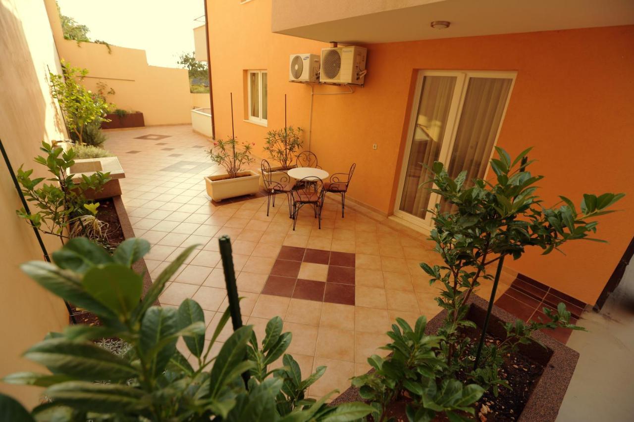 Apartments Vila Adrijana & Fitness Studio Wolf Bv Baška Voda Εξωτερικό φωτογραφία