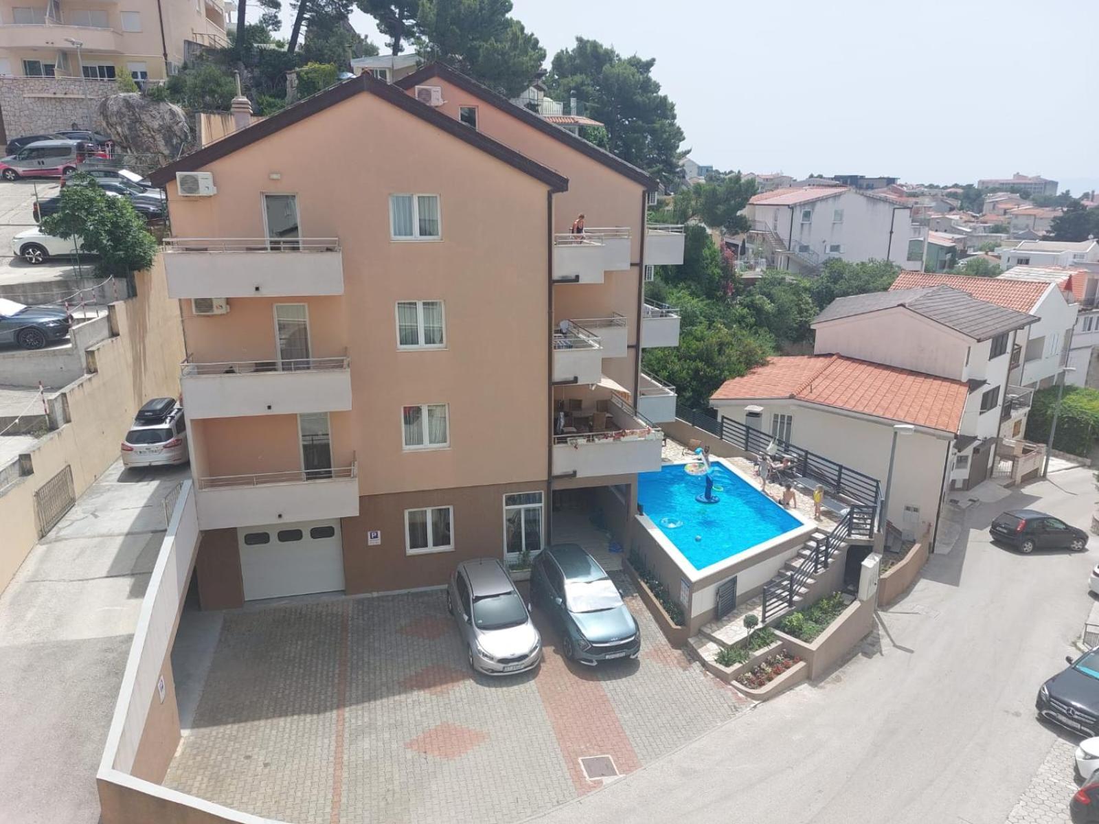 Apartments Vila Adrijana & Fitness Studio Wolf Bv Baška Voda Εξωτερικό φωτογραφία