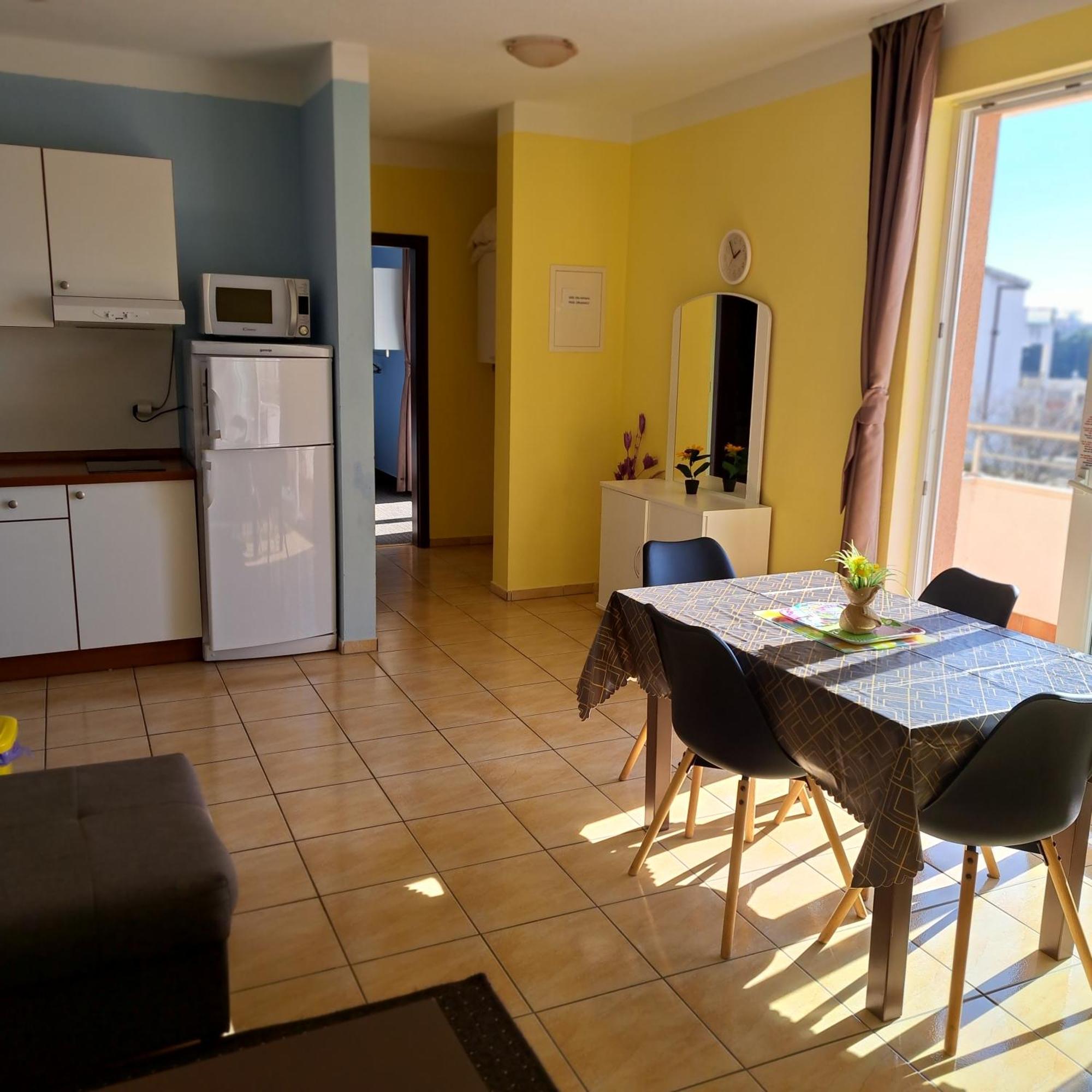 Apartments Vila Adrijana & Fitness Studio Wolf Bv Baška Voda Εξωτερικό φωτογραφία