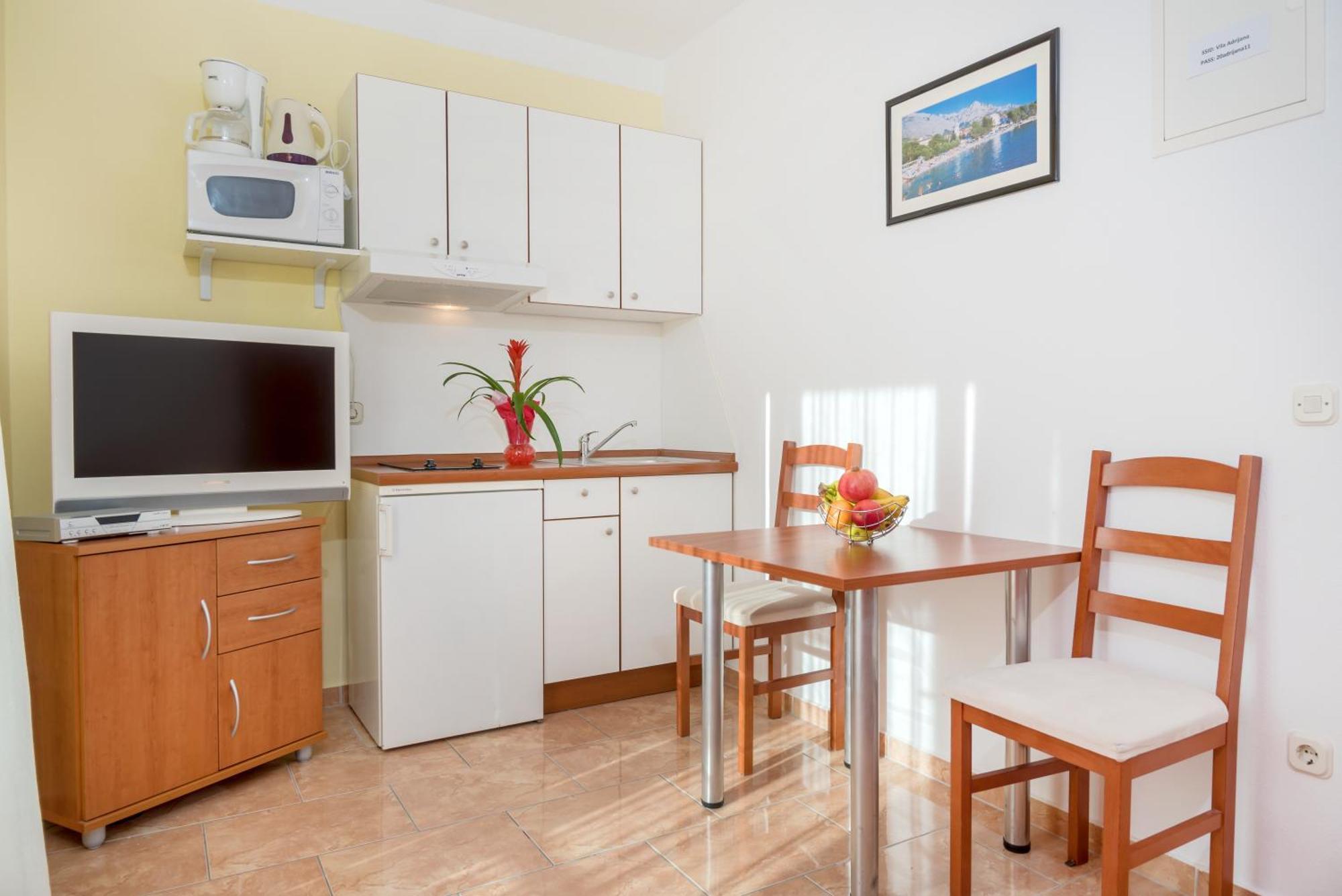 Apartments Vila Adrijana & Fitness Studio Wolf Bv Baška Voda Εξωτερικό φωτογραφία