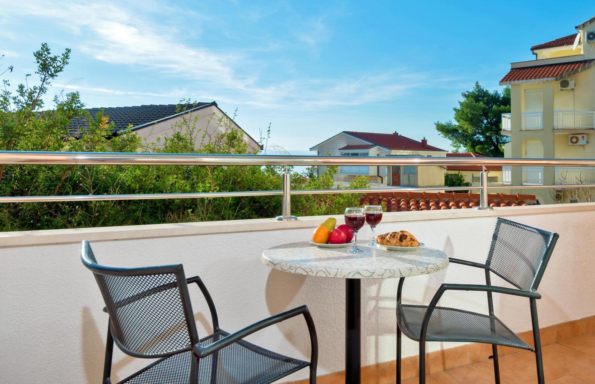 Apartments Vila Adrijana & Fitness Studio Wolf Bv Baška Voda Εξωτερικό φωτογραφία
