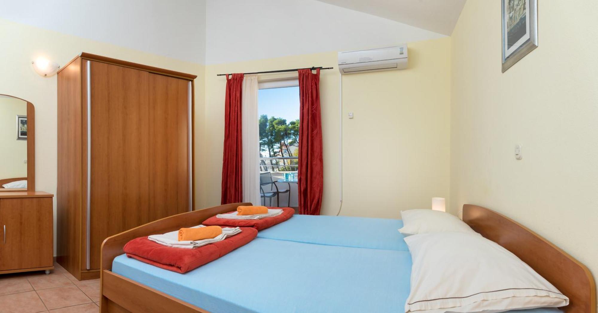 Apartments Vila Adrijana & Fitness Studio Wolf Bv Baška Voda Εξωτερικό φωτογραφία
