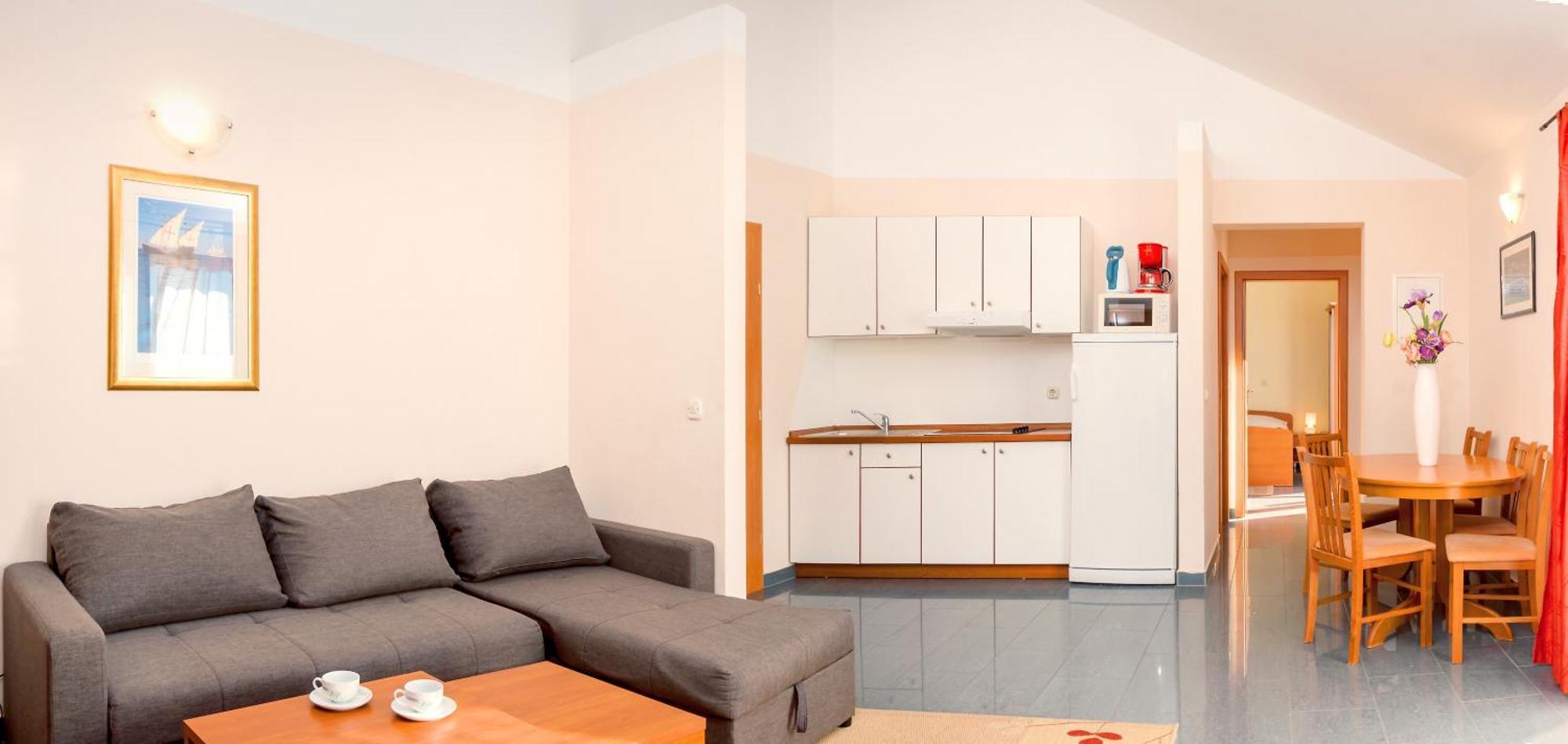 Apartments Vila Adrijana & Fitness Studio Wolf Bv Baška Voda Εξωτερικό φωτογραφία