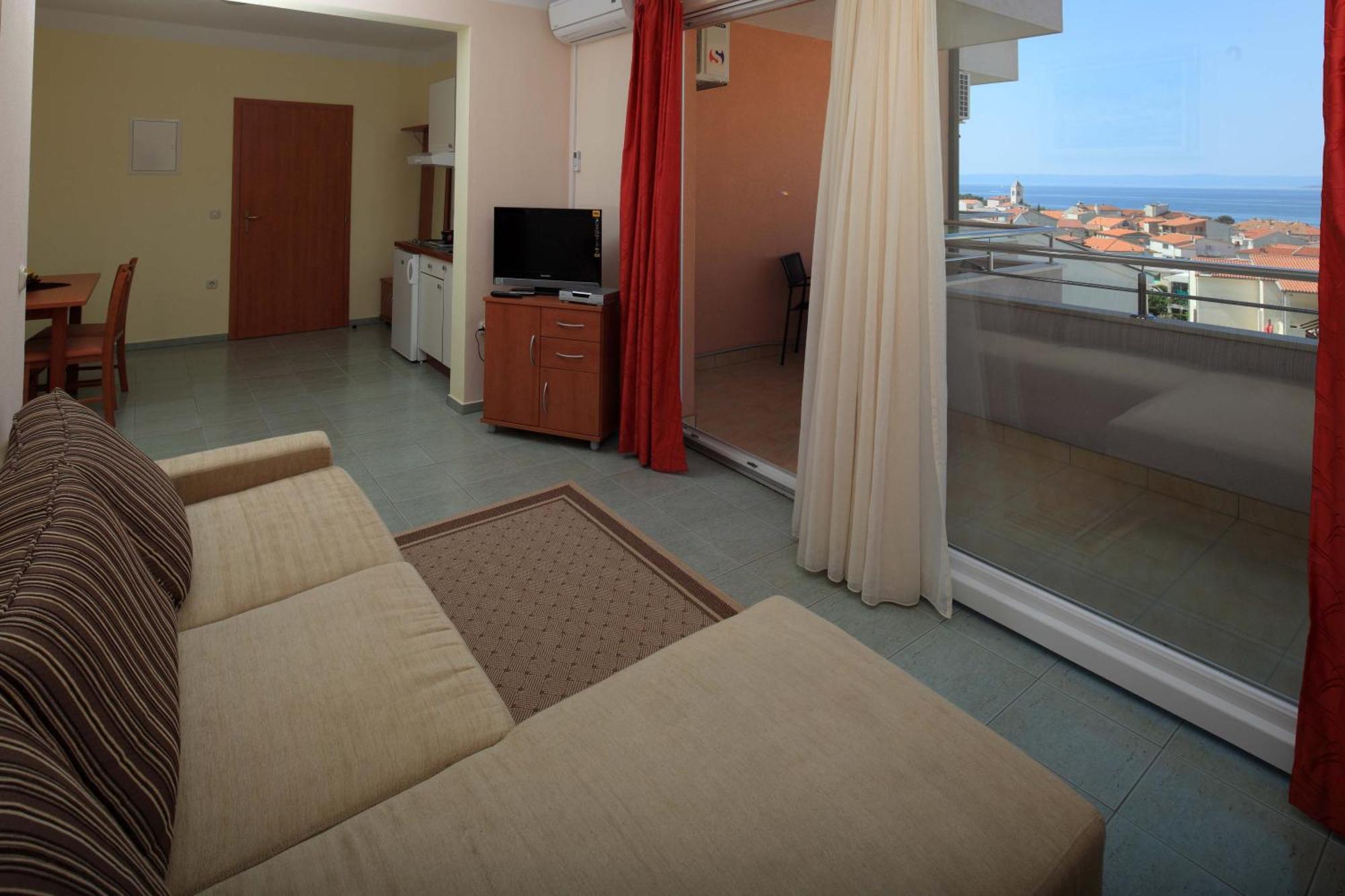 Apartments Vila Adrijana & Fitness Studio Wolf Bv Baška Voda Εξωτερικό φωτογραφία