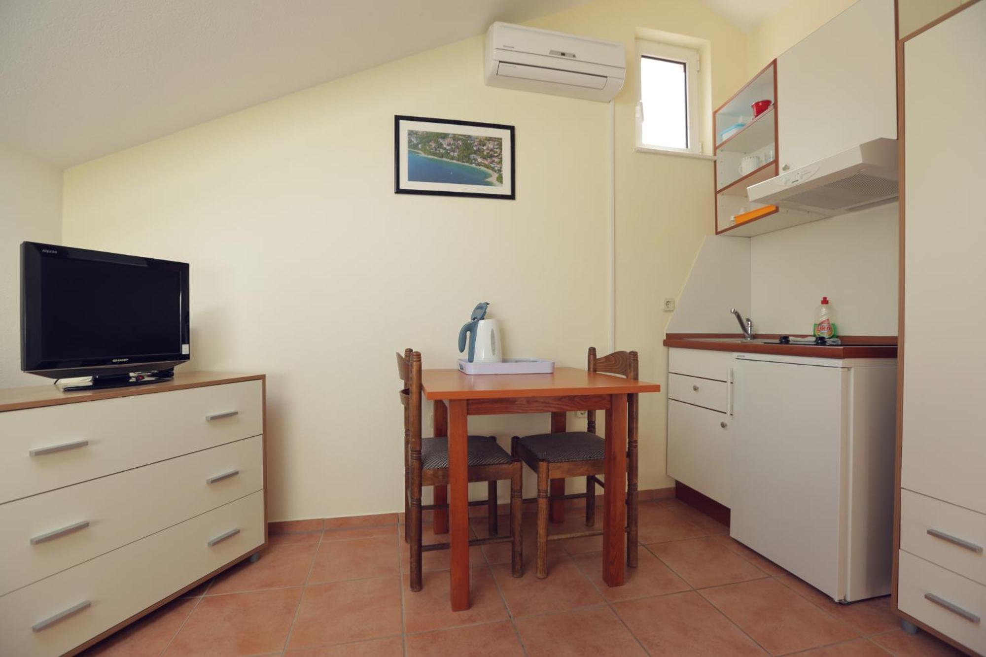 Apartments Vila Adrijana & Fitness Studio Wolf Bv Baška Voda Δωμάτιο φωτογραφία