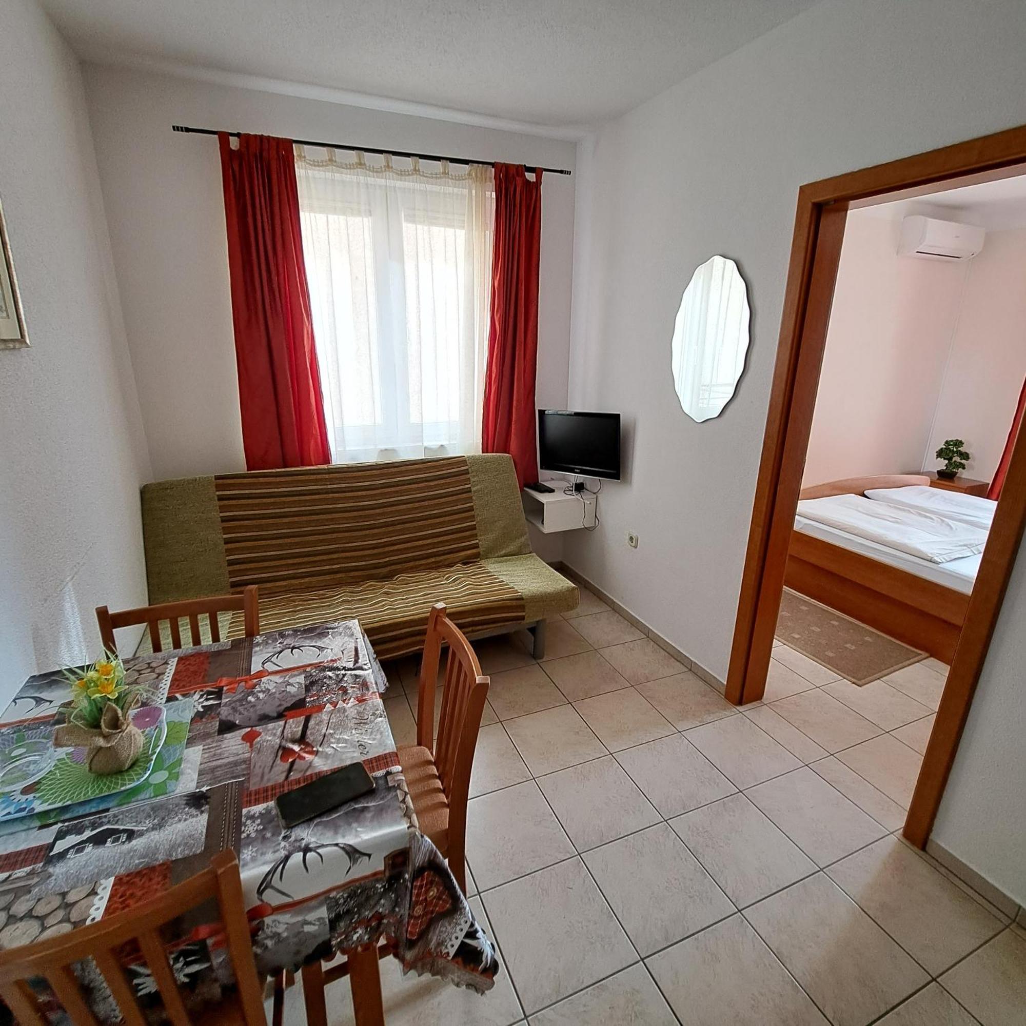 Apartments Vila Adrijana & Fitness Studio Wolf Bv Baška Voda Δωμάτιο φωτογραφία